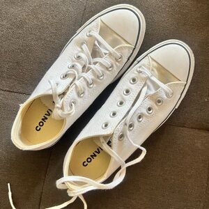 Converse white platform low top sneakers size 8